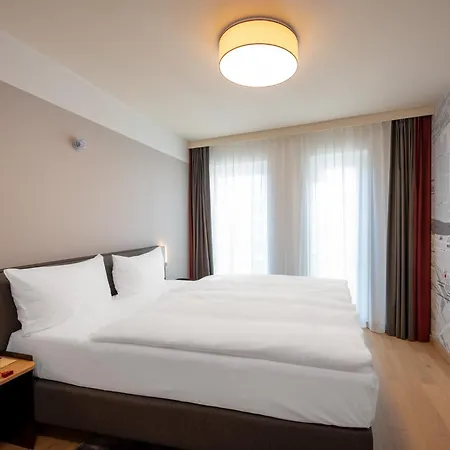 Intercityhotel Szálloda 4*